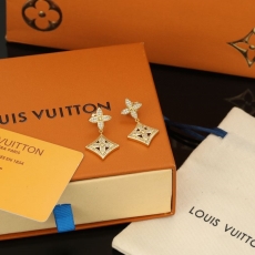 Louis Vuitton Brooches